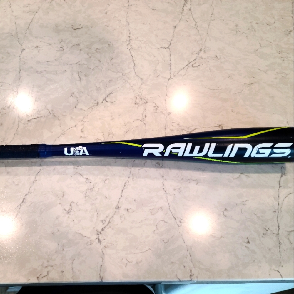 Youth baseball bat. Slightly used. Rawlings RX9, 2 5/8 diameter, 26 inch, -9.